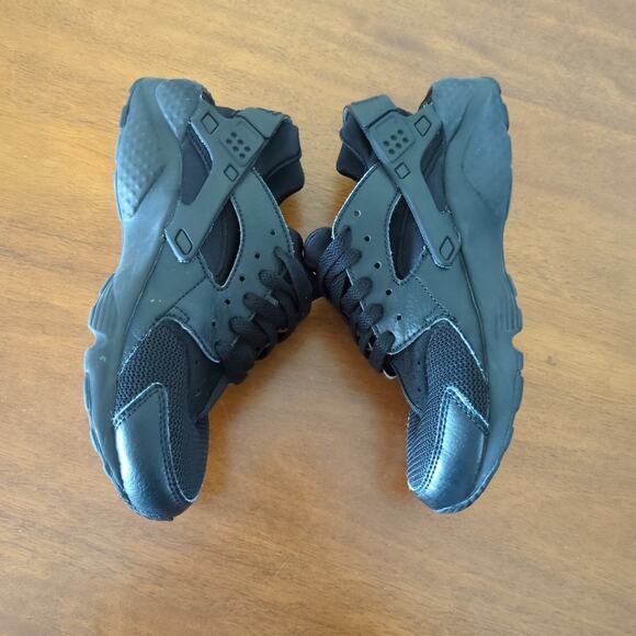 Nike Huarache Run - triple black - Boys' Grade School size 4.5 GUC - Picture 2 of 8